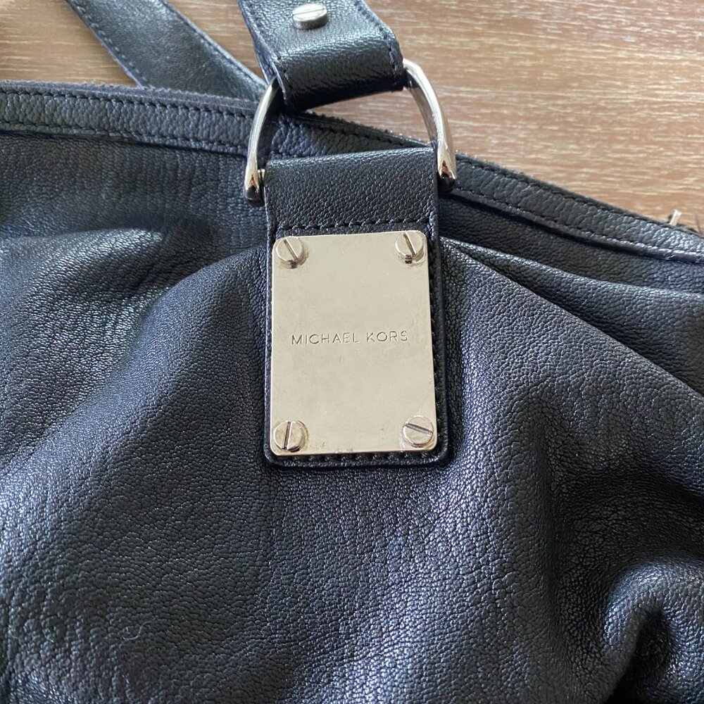 Michael Kors Rehearsal Black Leather Bag - Picture 3 of 10